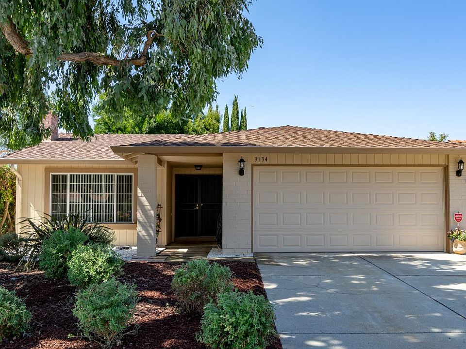 1st image of 3134 Woods Way