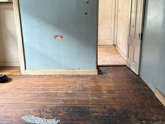 5th image of 41 Perrin Ave