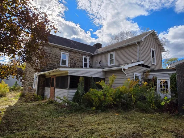 1330 5th St, Seward, PA 15954