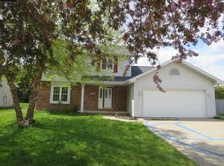 852 Sunrise Dr, Frankfort, IN 46041
