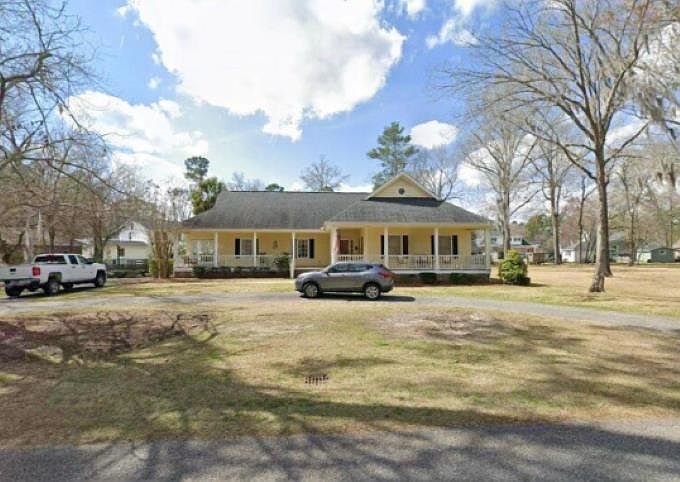 1st image of 2205 Rosebud Dr.