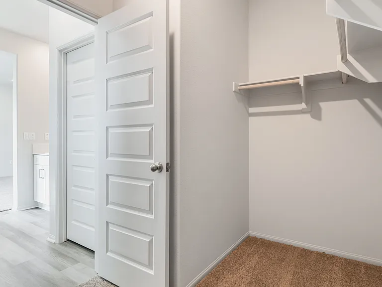 2054 Bergamot St — Photo 17