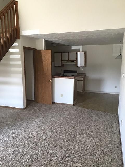 1st image of 6131 Applegrove Ln