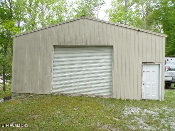 716 Morgan County Hwy, Harriman, TN 37748