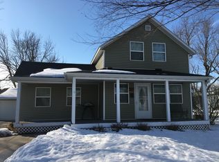 716 4th St SW, Waseca, MN 56093