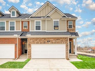 803 Balmoral Ln, Troy, MI 48085