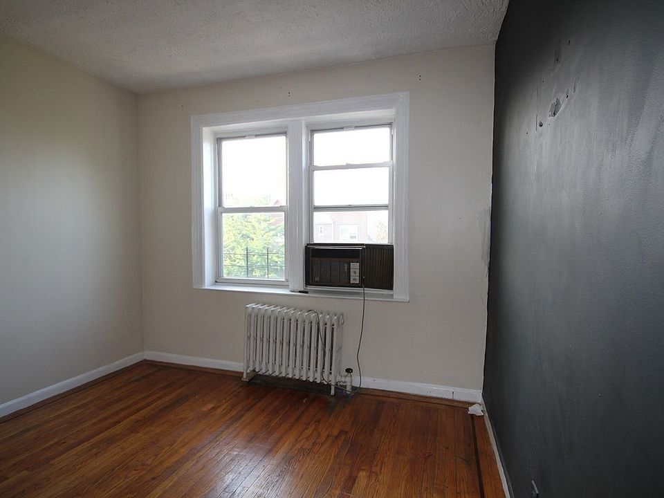 2nd image of 7018 34th Ave APT 3A