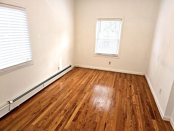 4th image of 270 E Prospect Ave #1E