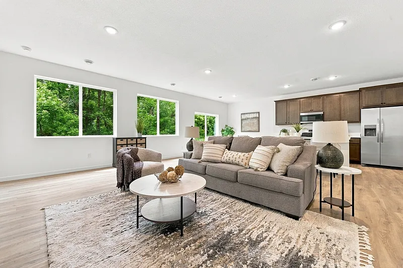 3 bed, 2.0 bath, 1517 sqft, $2,495 — Photo 3