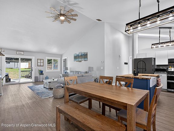 5th image of 279 Lupine Dr
