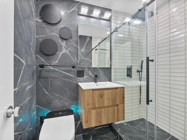 555 Kappock Street image 15 of 17