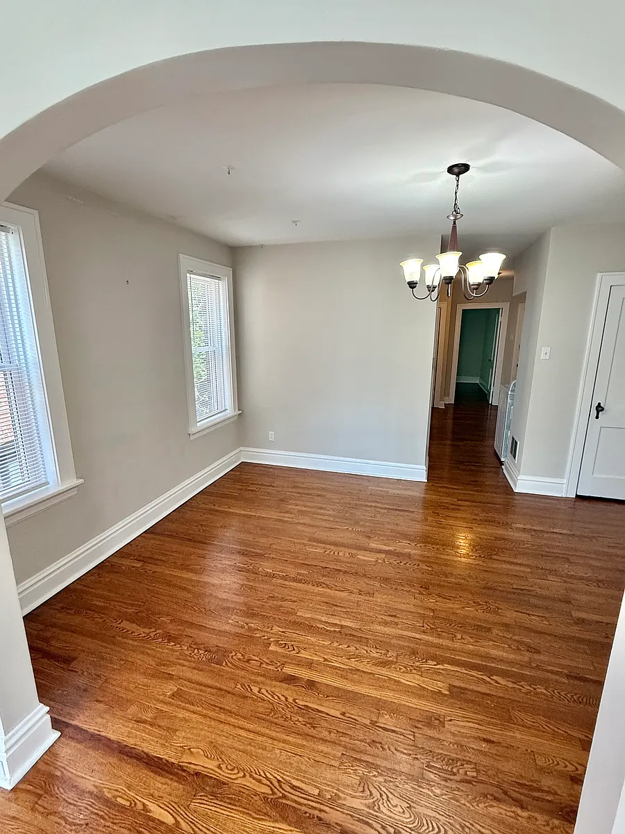 Building Photo - 1634 Yale Ave #2