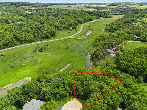 9 Whitetail Ct, Galena, IL 61036