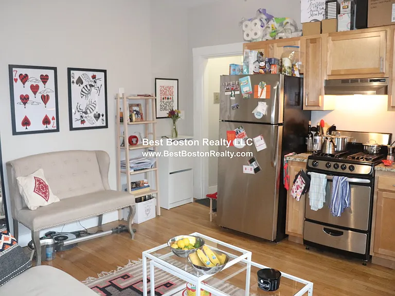 20 John F Kennedy St #6 — Photo 3
