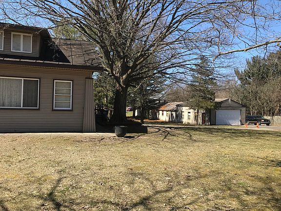 2nd image of 701 Hazen St