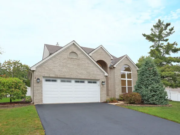 214 Remington Dr, Bartlett, IL 60103