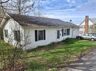 29 Cross St, Newport, VT 05855