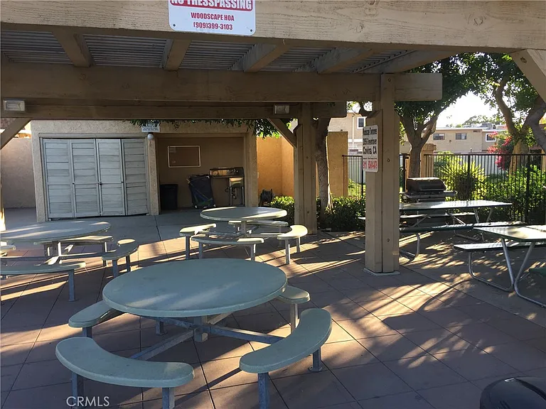1145 N Barston Ave — Photo 24
