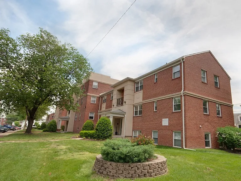 Portside Apartments — Photo 3