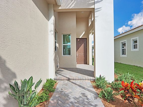 4th image of 25068 SW Alberti Way