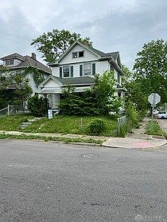 1st image of 200 N Orchard Ave