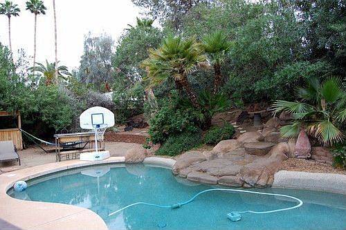 5th image of 2811 E Calaveros Dr