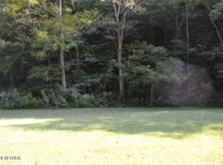 4 & 7 Cherry Farm Ln, Celina, TN 38551