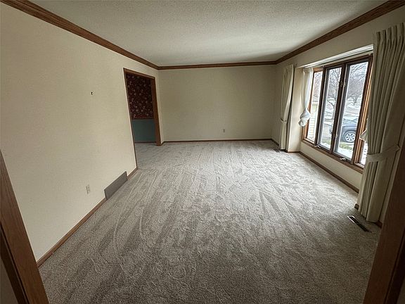 4th image of 521 51st St