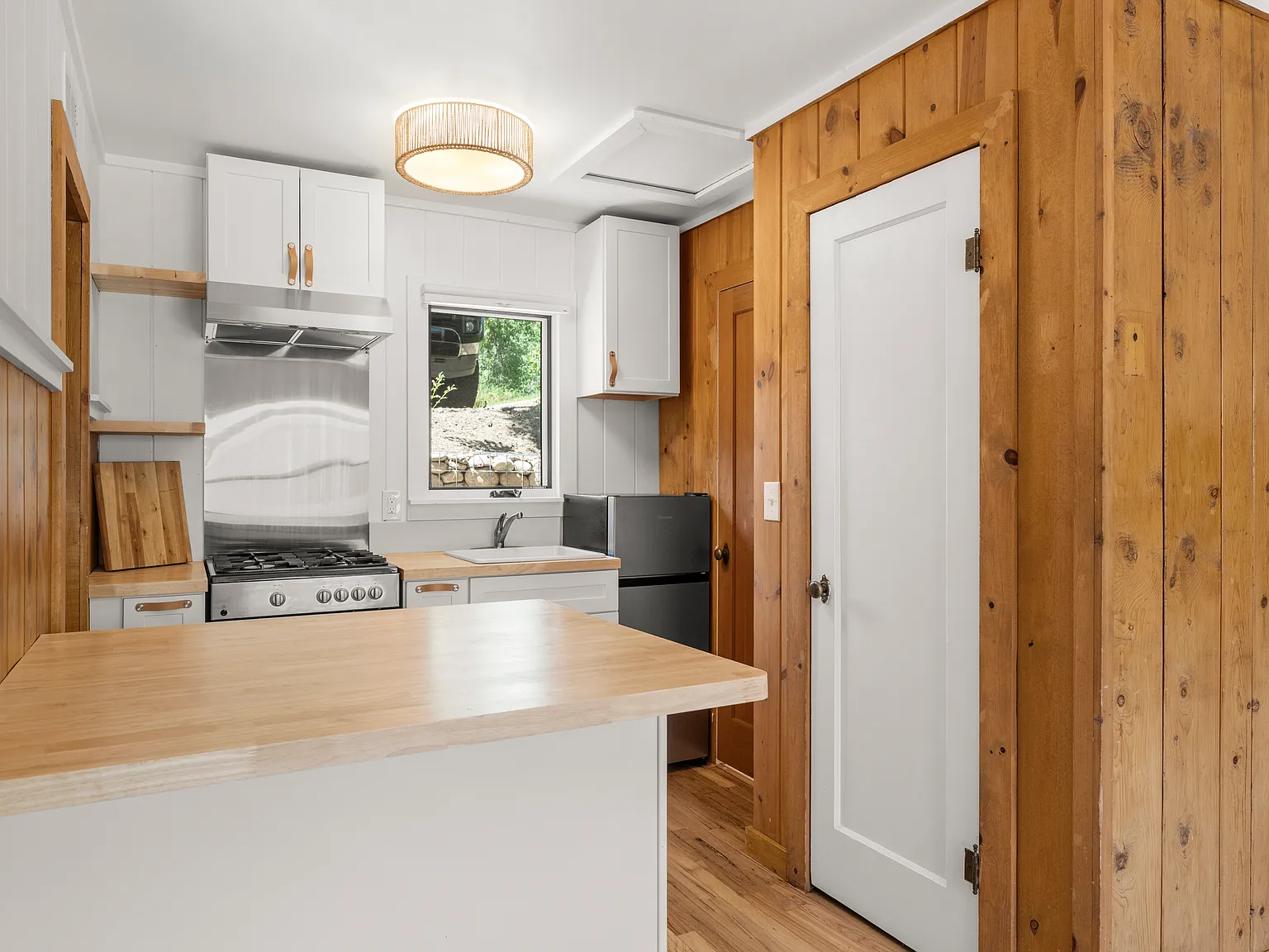 1 bed, 350 sqft, $1,975 — Photo 3