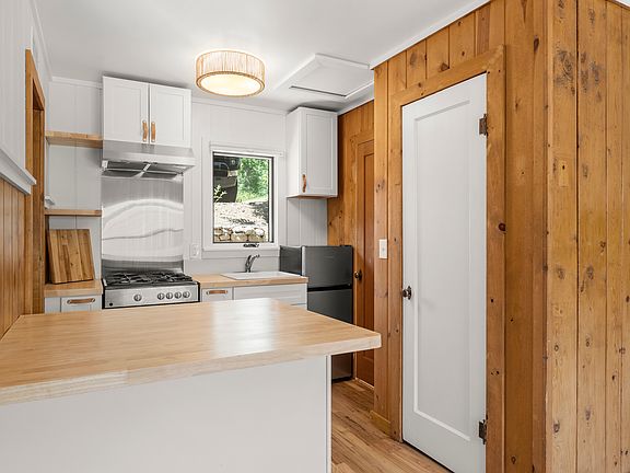 3rd image of 298 Arapahoe Ave APT 2