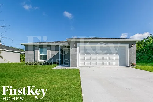 1133 SW Eleuthera Ave Photo 1