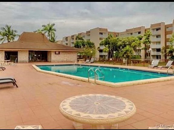 5th image of 6940 Miami Gardens Dr #1-419