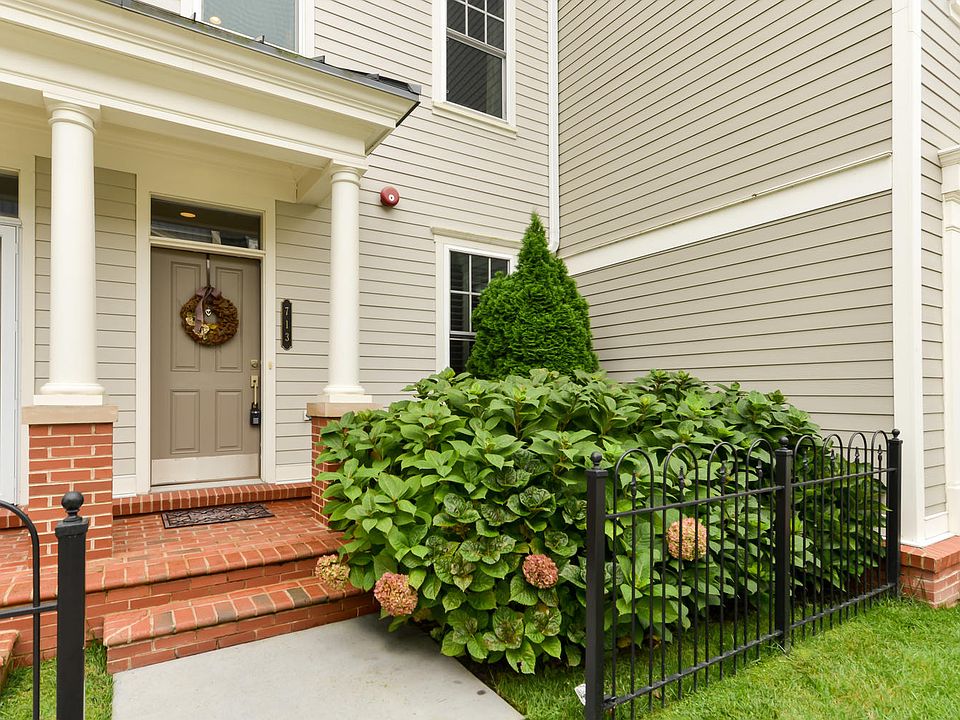 1st image of 713 Annie Rose Ave