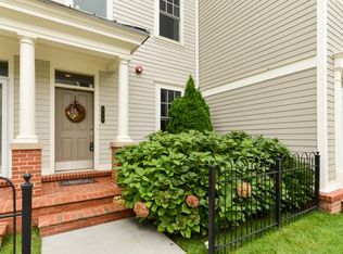 713 Annie Rose Ave, Alexandria, VA 22301