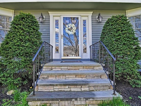3rd image of 10 Shirley Ln