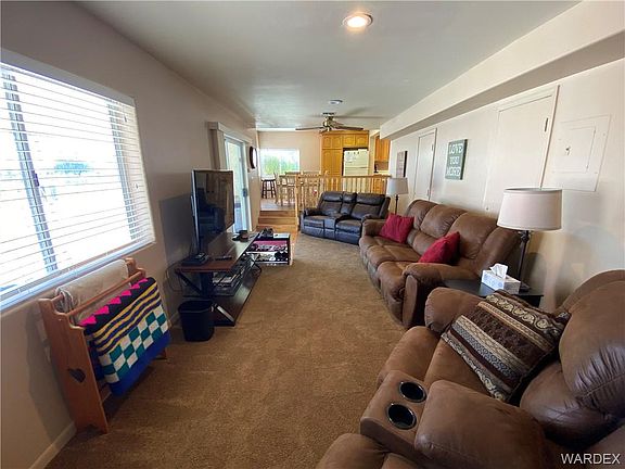 5th image of 1070 E Mulberry Dr