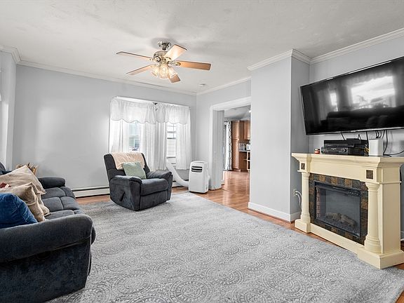2nd image of 39 Fountain St