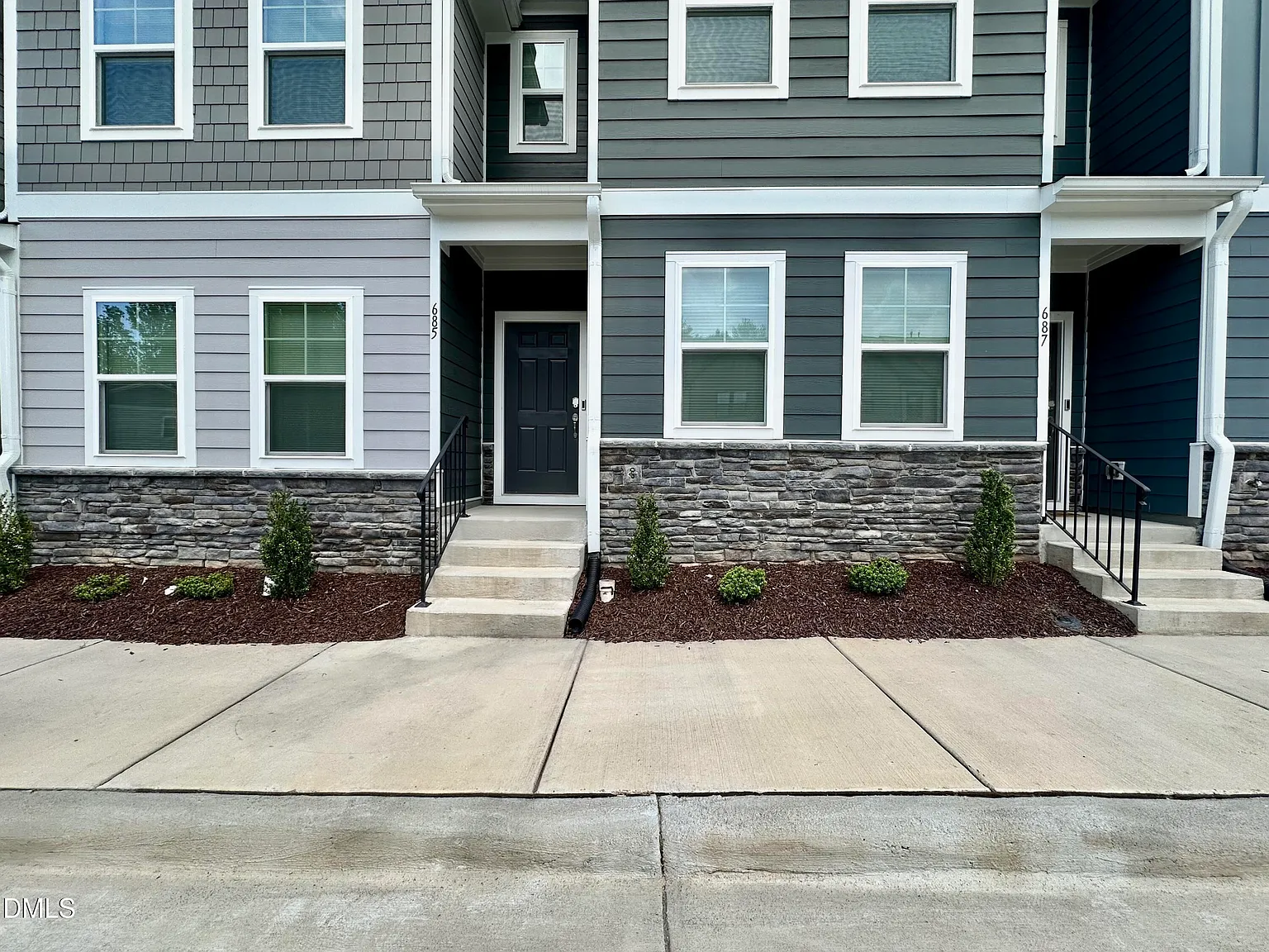 2 bed, 2.5 bath, 1370 sqft, $1,895 — Photo 3