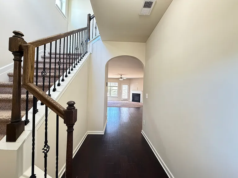 209 Emporia Loop — Photo 8