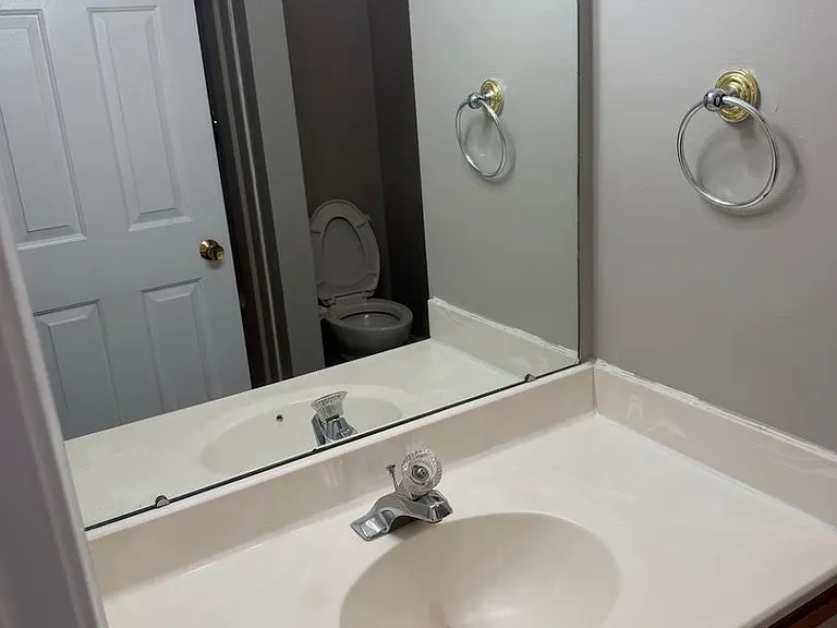 302 Peters Way — Photo 1