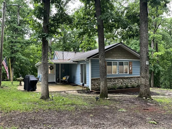 1890 Lackey Ln, Centralia, IL 62801