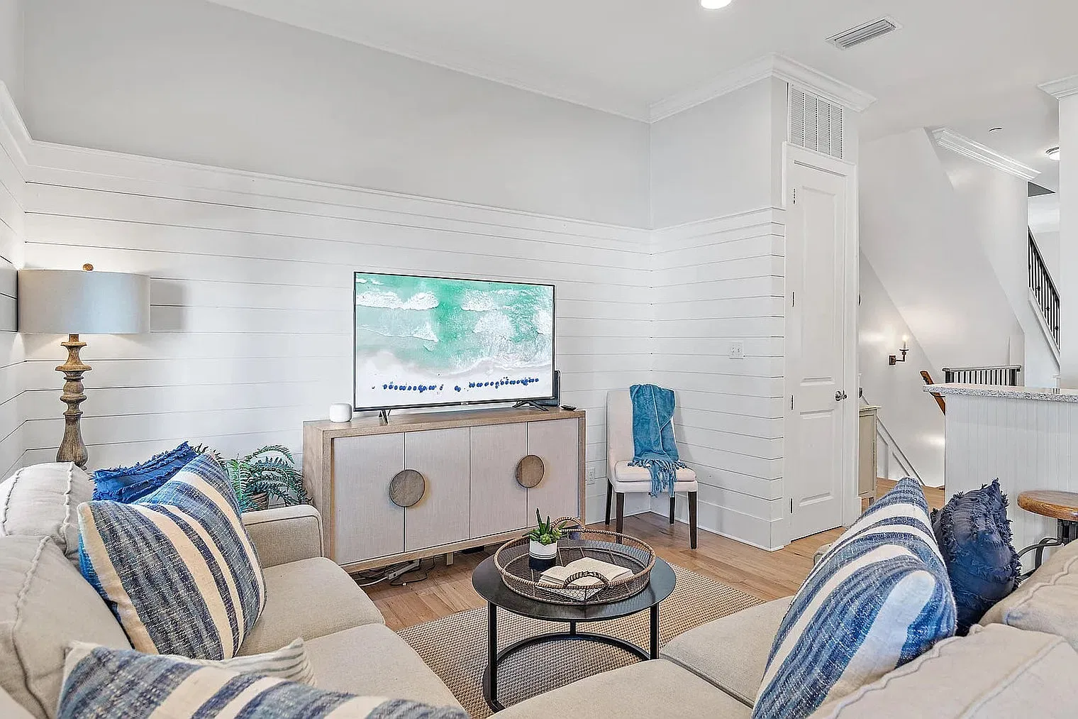 4 bed, 4.0 bath, 2335 sqft, $3,360 — Photo 1
