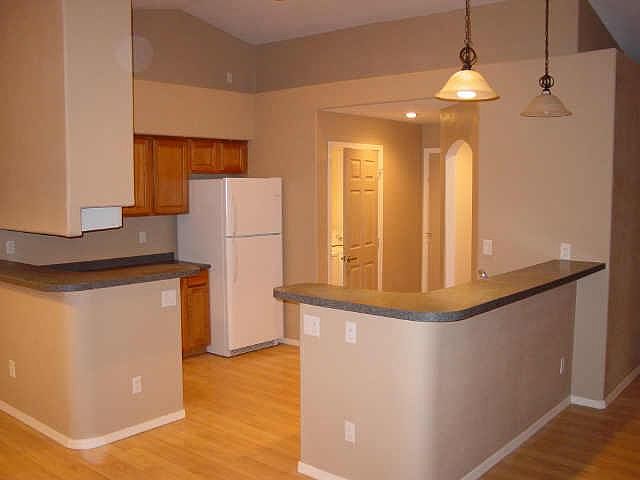2nd image of 1136 N Cottonwood Circle