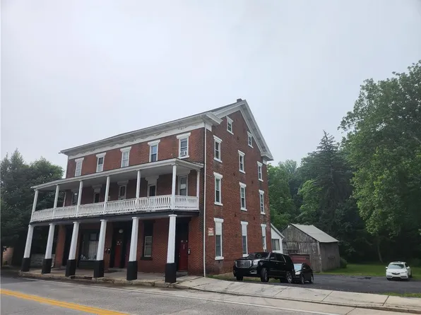 361 Main St, Slatington, PA 18080