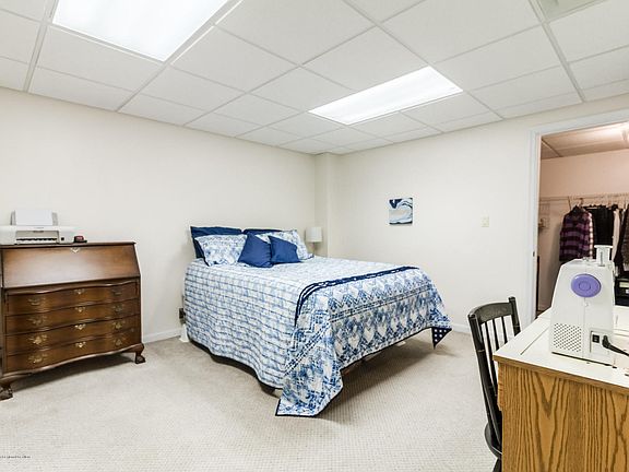 3rd image of 4 Lauren Ln