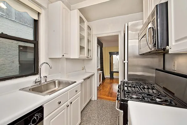 Rented by Keller Williams NYC | media 25