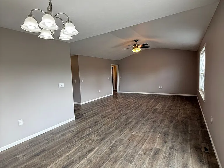 185 Bald Cypress Ct — Photo 3