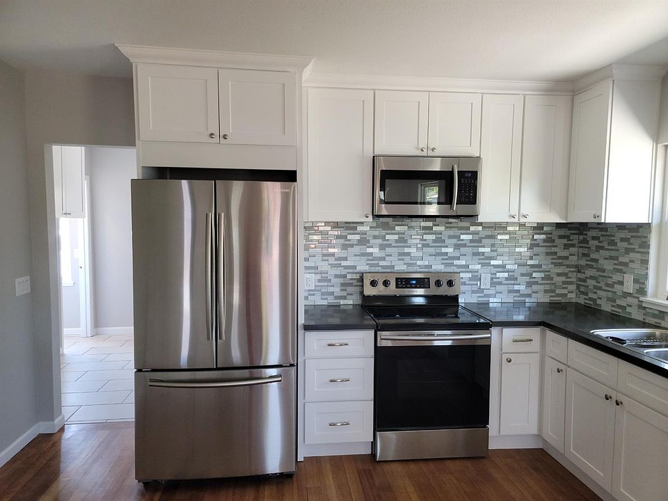 1st image of 4 W Vine St