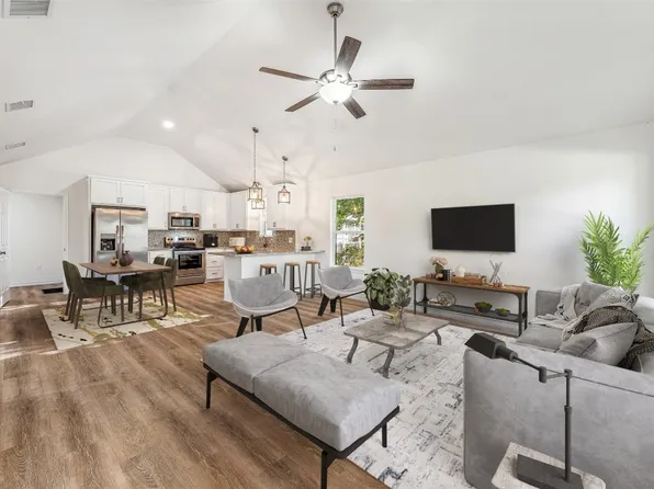 316 Wren Dr, Granbury, TX 76049
