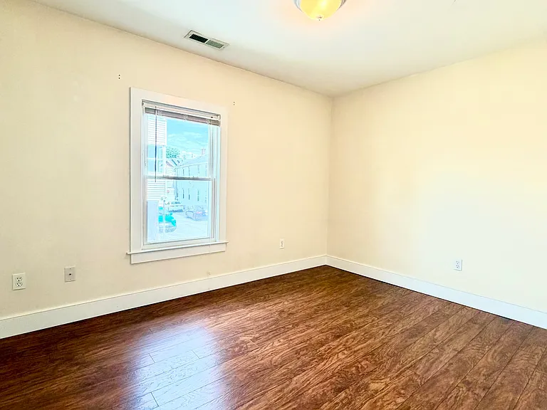 18 W Center St — Photo 21